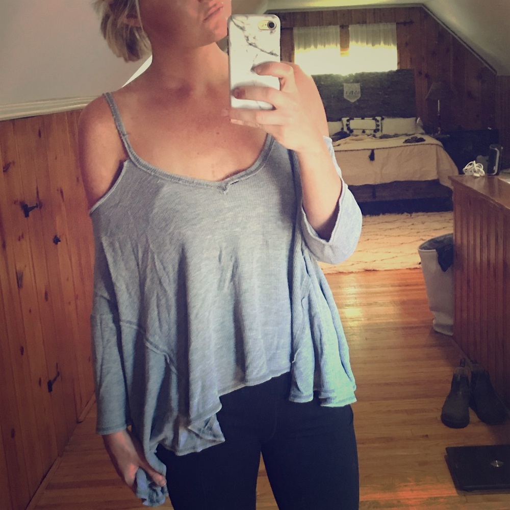 Drop sleeve gray crop top flowy